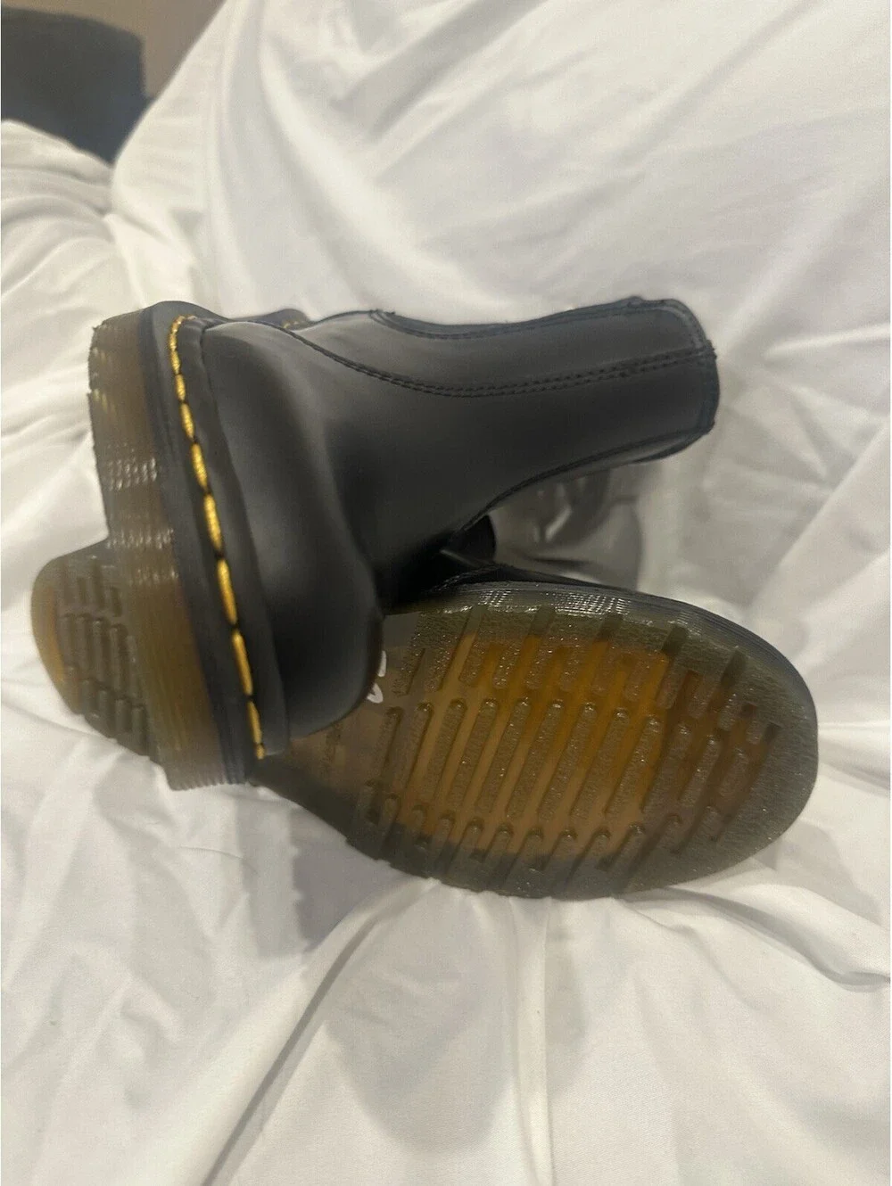 Dr. Martens Chelsea Ankle Boot Black Leather Slip-On Rubber Sole US 8 Round Toe